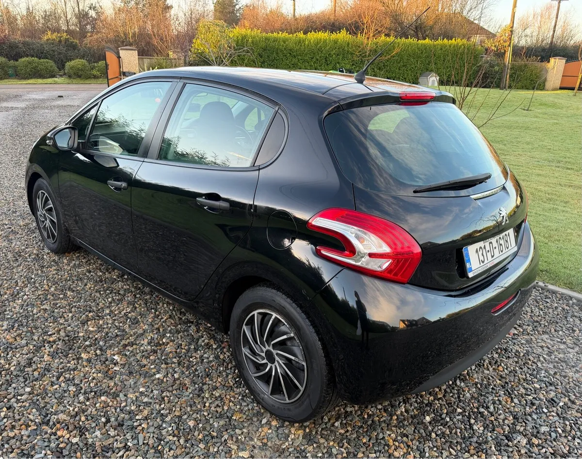 Peugeot 208 - Image 4