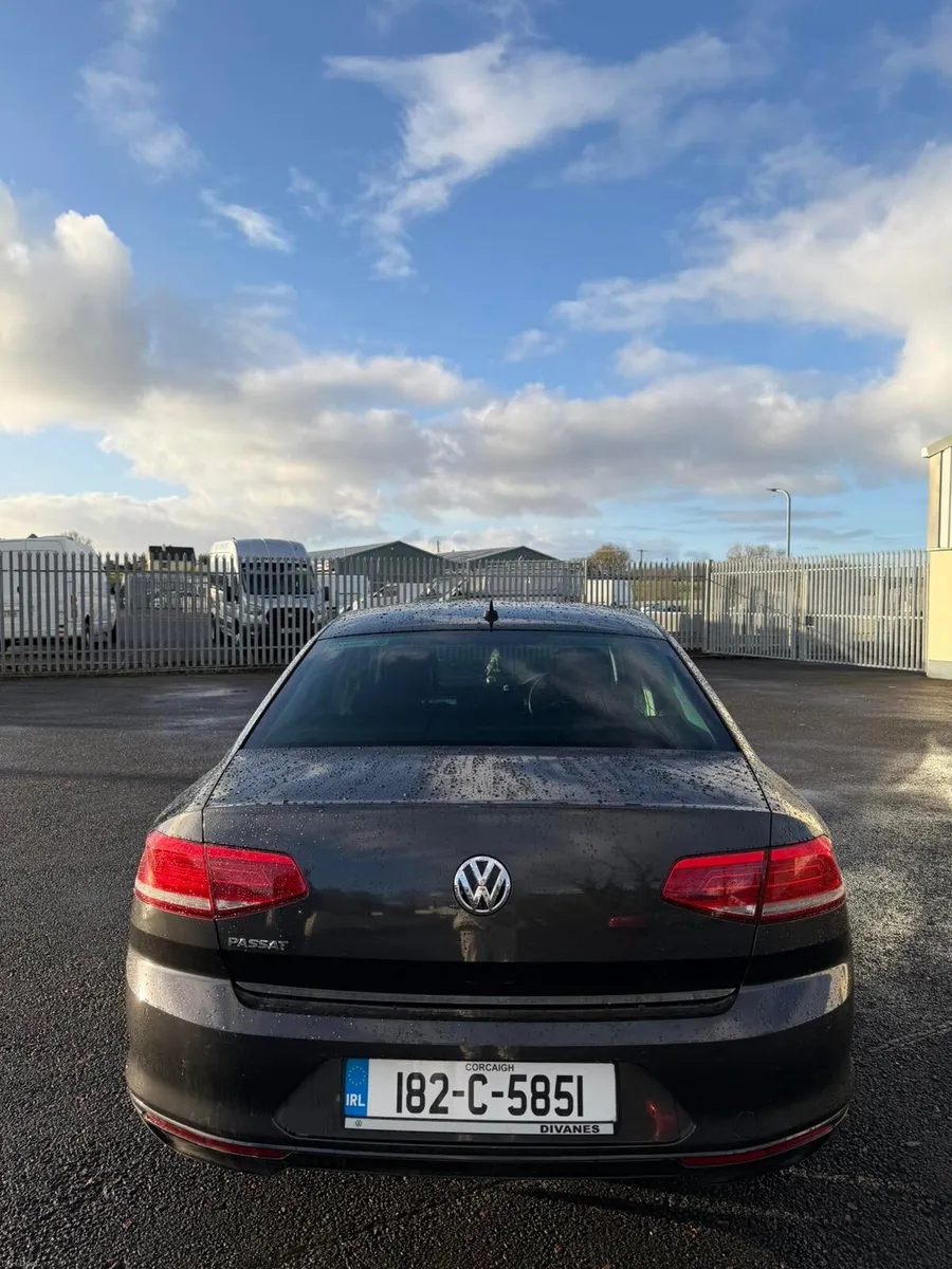 Volkswagen Passat 2018 130km - Image 4