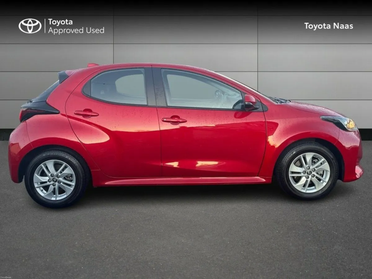 Toyota Yaris YARIS HYBRID 1.5 LUNA - Image 3