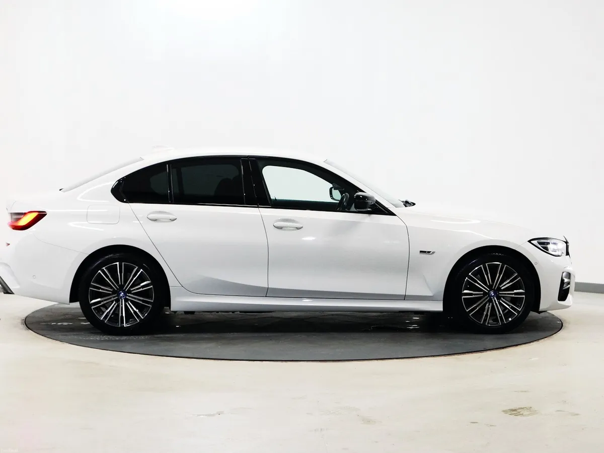 *65* 2022 BMW 3-Series 2.0 m-sport hybrid - Image 3