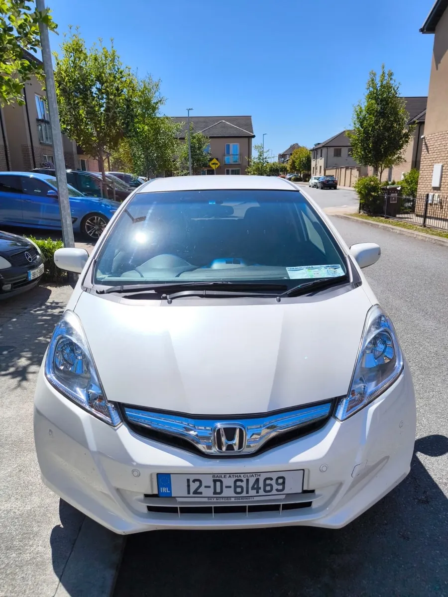 Car  automatic low mileage - Image 1