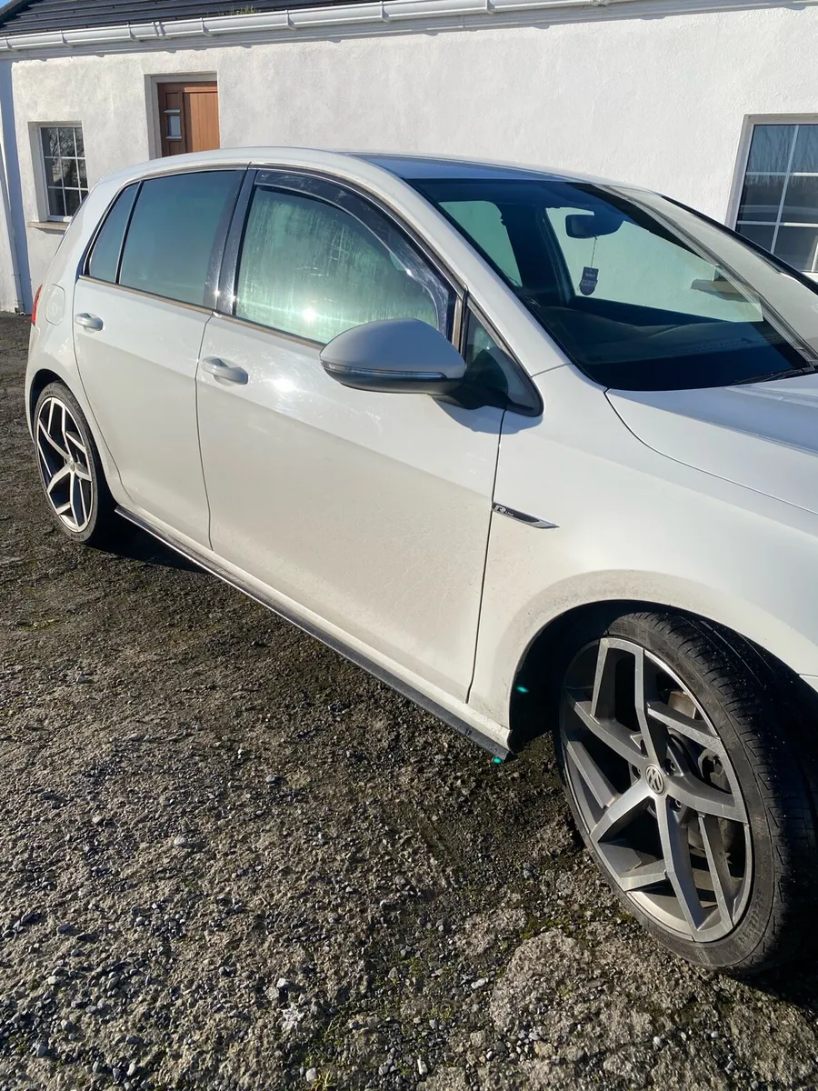 2017 Volkswagen Golf – Manual Diesel - Image 2