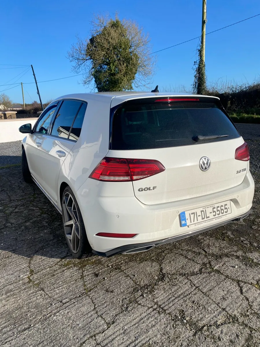 2017 Volkswagen Golf – Manual Diesel - Image 3