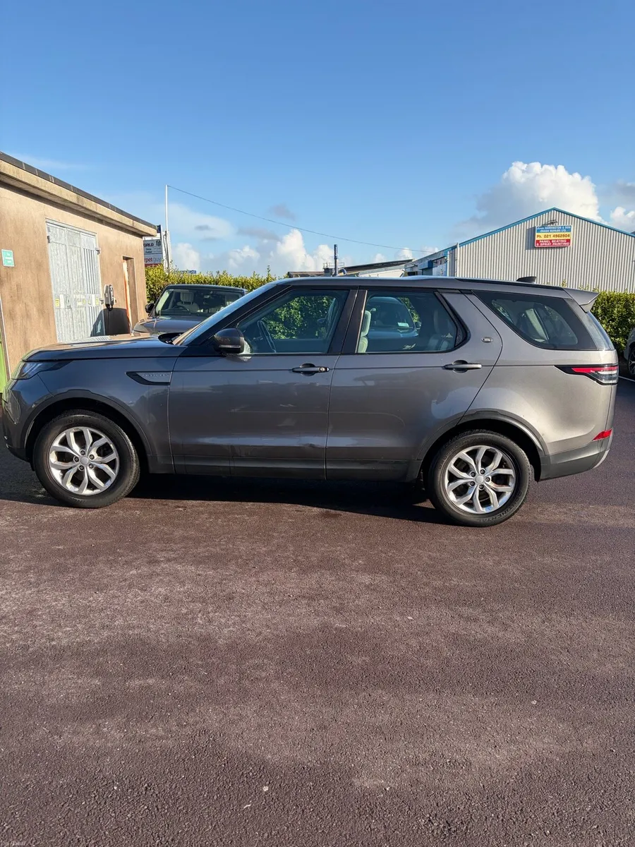 Land Rover Discovery 2018 - Image 1