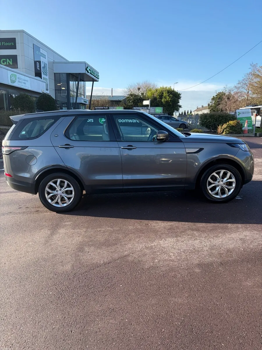 Land Rover Discovery 2018 - Image 3