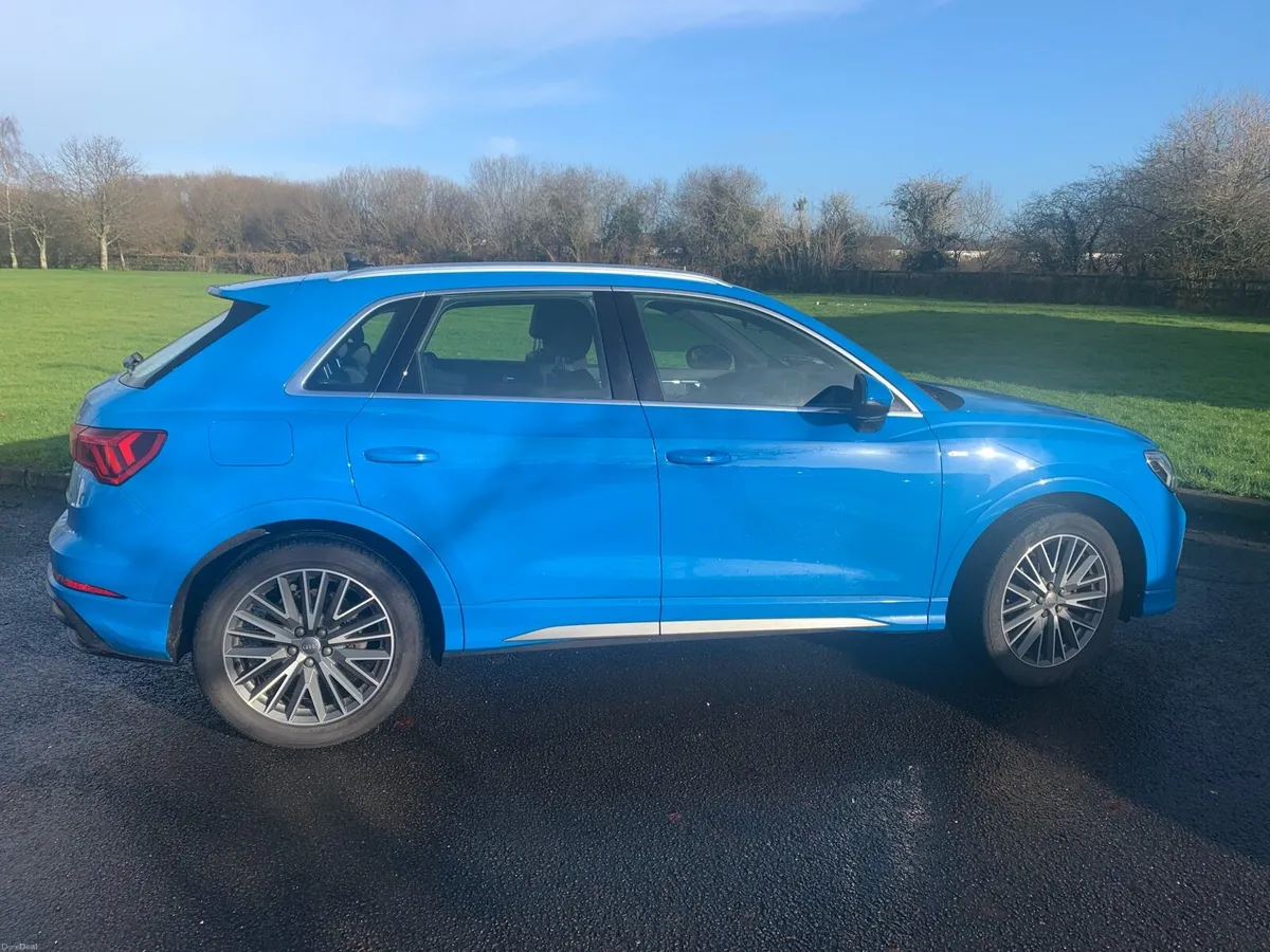 Audi Q3 S-Line - Image 2