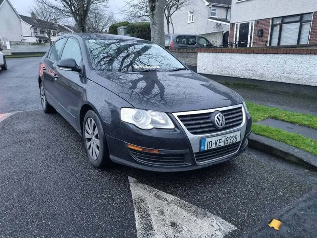 2010 Volkswagen Passat - Image 1