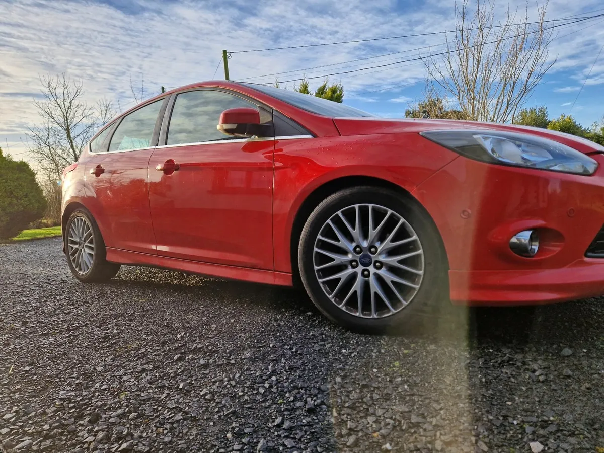 Ford Focus 2014 - Image 2
