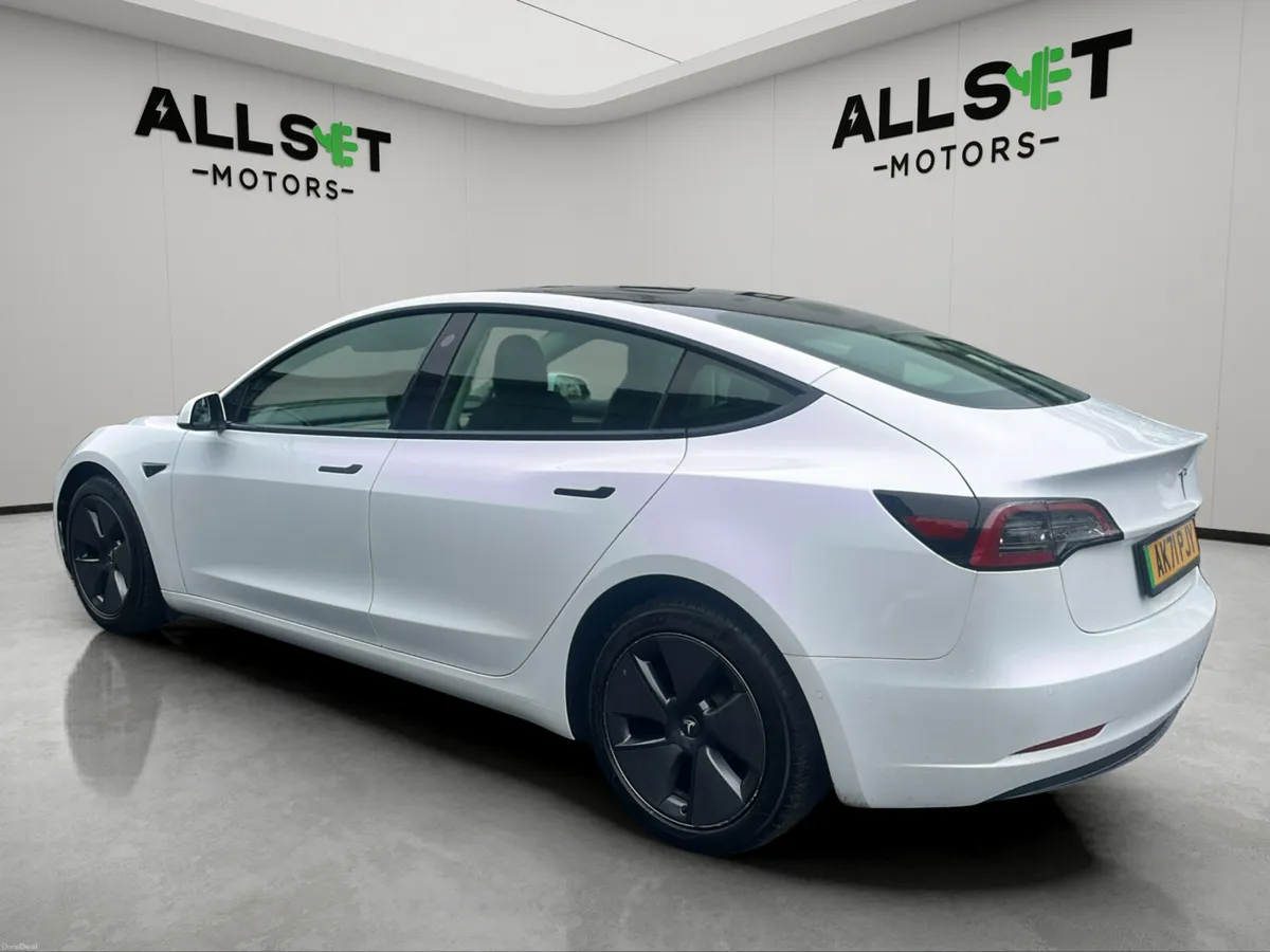 Tesla Model 3 2021 - Image 4