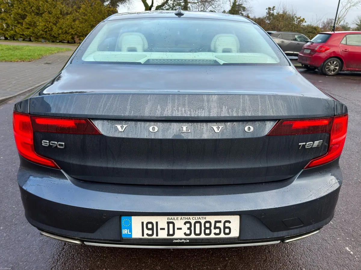Volvo S90 T8 Inscription - Image 3