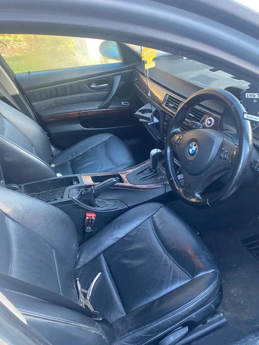 BMW estate - Image 2