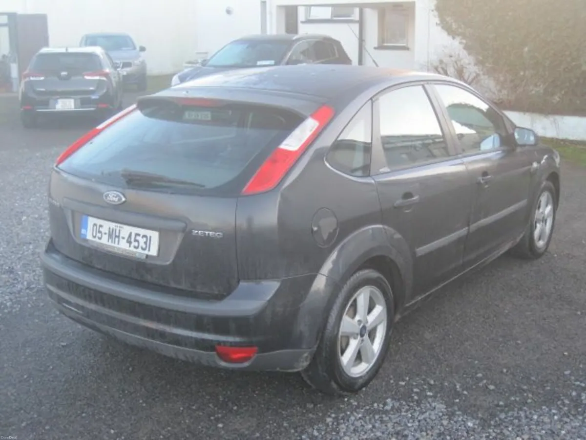 Ford Focus 2005  1.4 zetec - Image 2