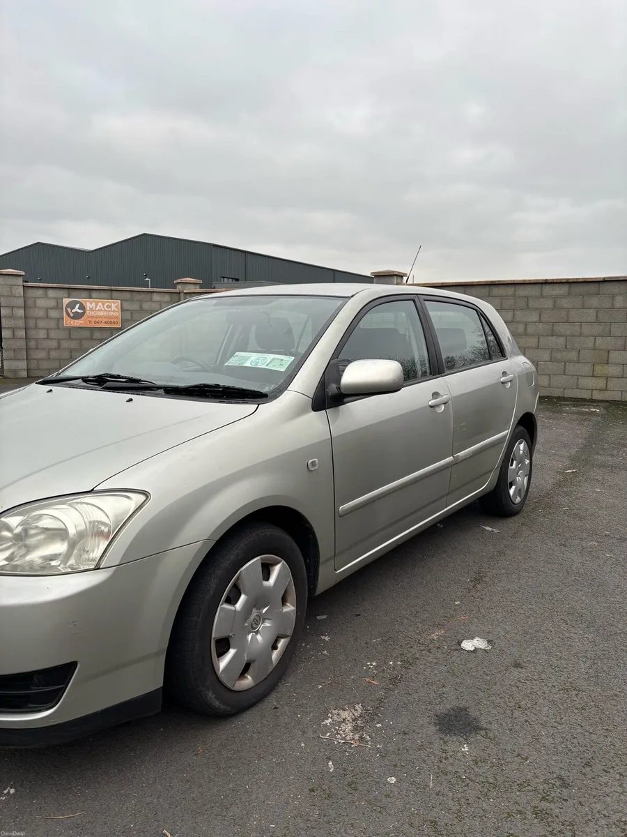 Toyota Corolla LOW KMs - Image 2