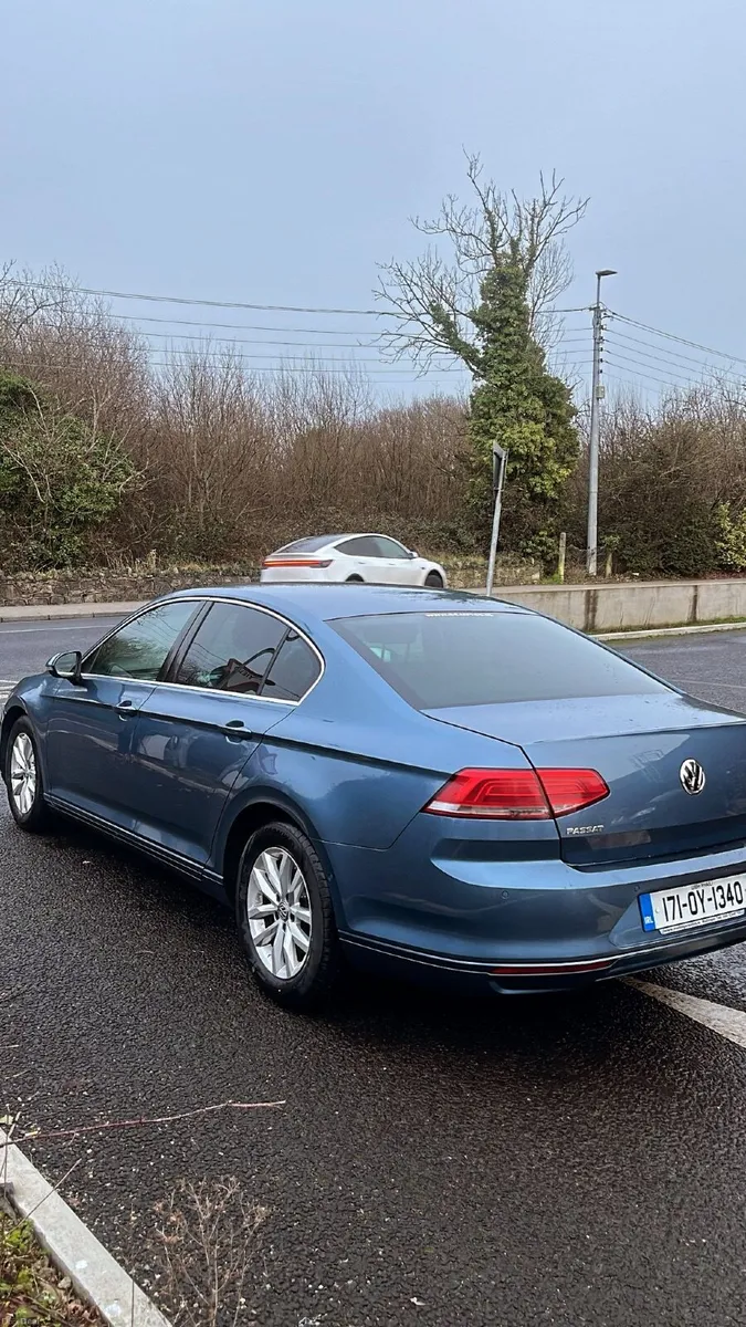 Volkswagen Passat 2017 - Image 3