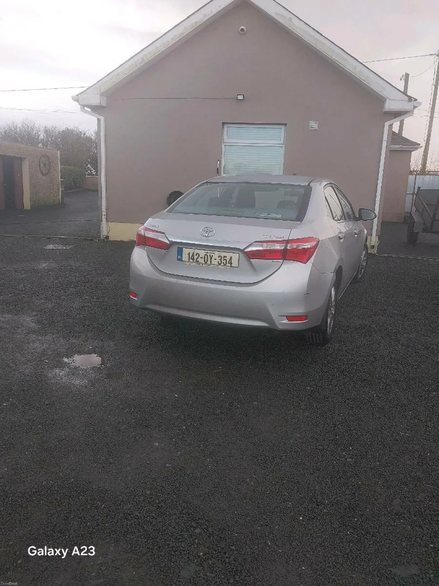 Toyota corolla - Image 2