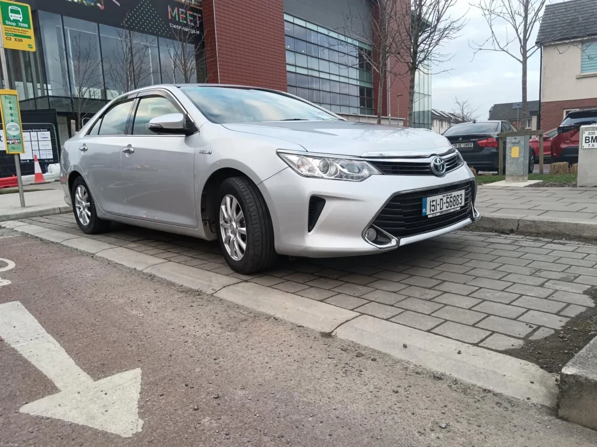 Toyota Camry Hybrid 2015 – Low Mileage - Image 1
