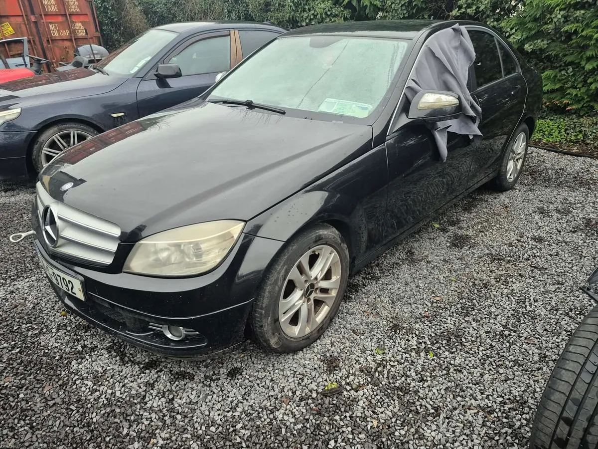 Mercedes benz c200 - Image 2