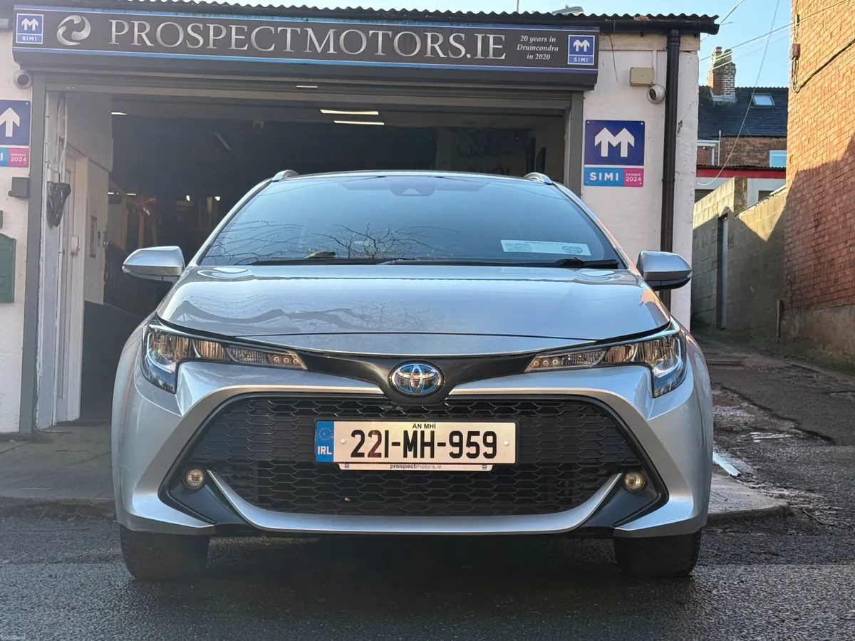 2022 Toyota Corolla, Hybrid Luna, FSH, New Nct, - Image 2