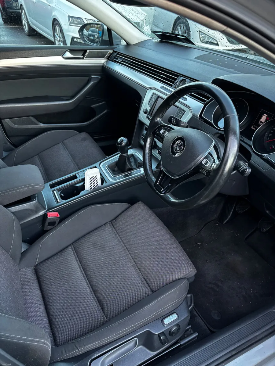 Volkswagen Passat 2015 se Bluemotion - Image 5