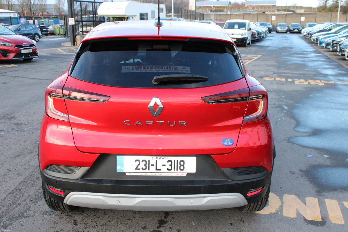 Renault Captur 2023 - Image 4
