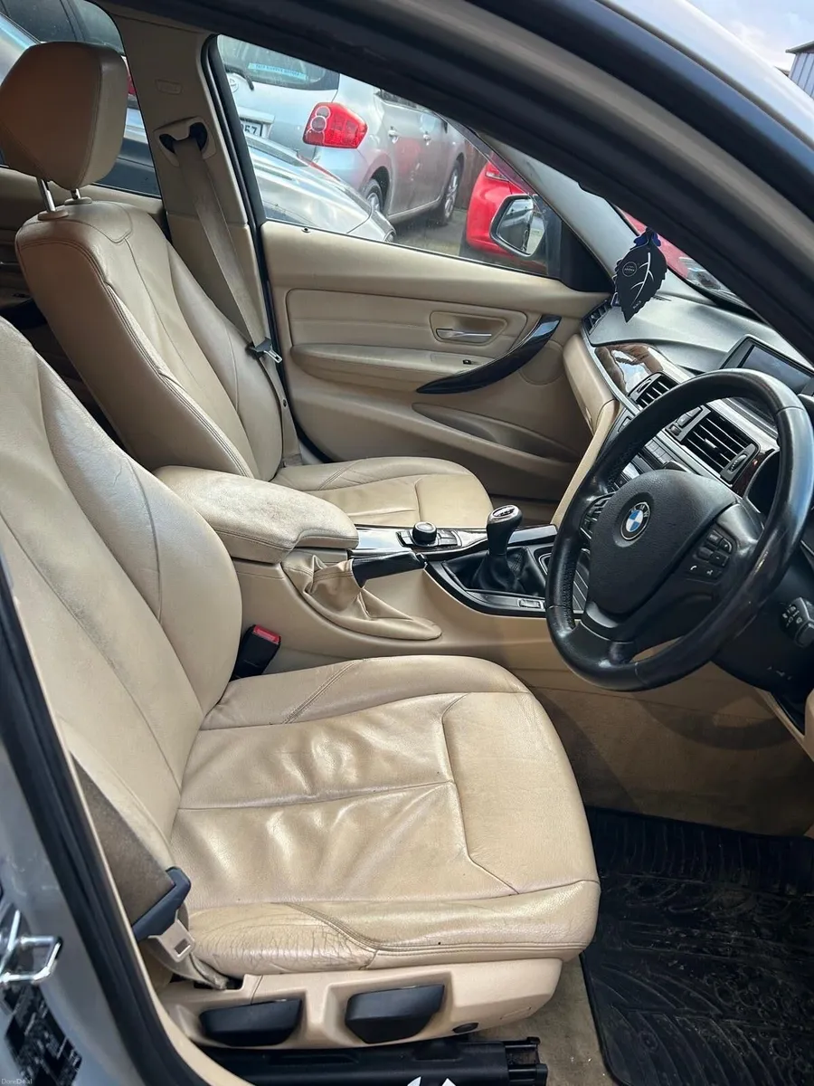 2012 BMW 318d manual - Image 4