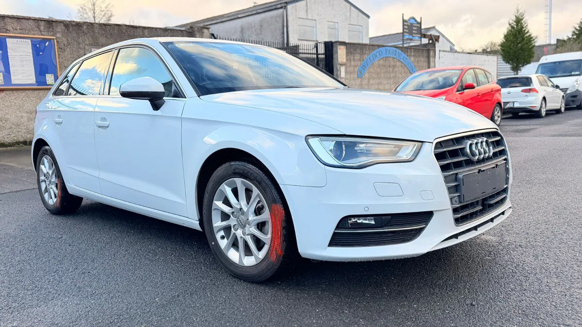 Audi A3 2015 - Image 2