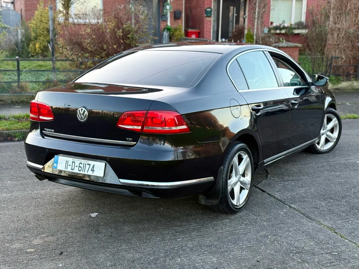 VW Passat 1.6 TDi Low Mill Bluemotion - Image 2