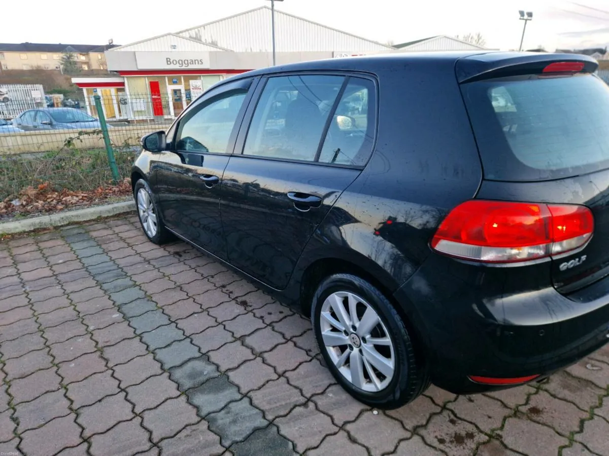VW Golf 2011 1.6 Tdi - Image 2