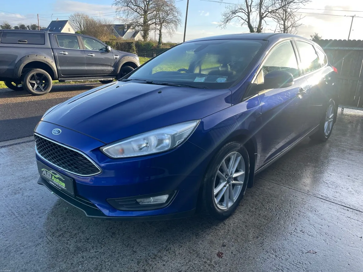Ford Focus LIKE NEW - Image 2