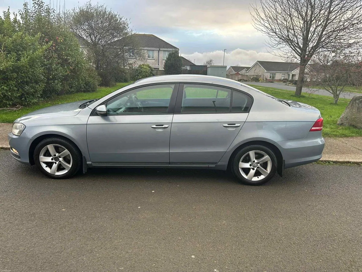 Volkswagen Passat - Image 3