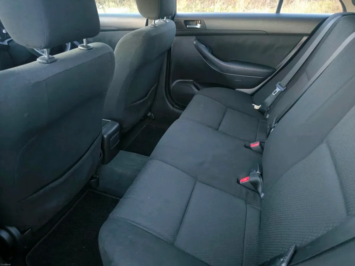 Toyota Avensis - Image 4