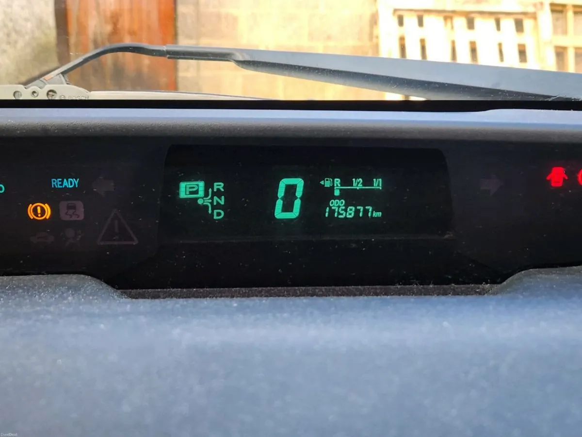 Toyota Prius - Image 4