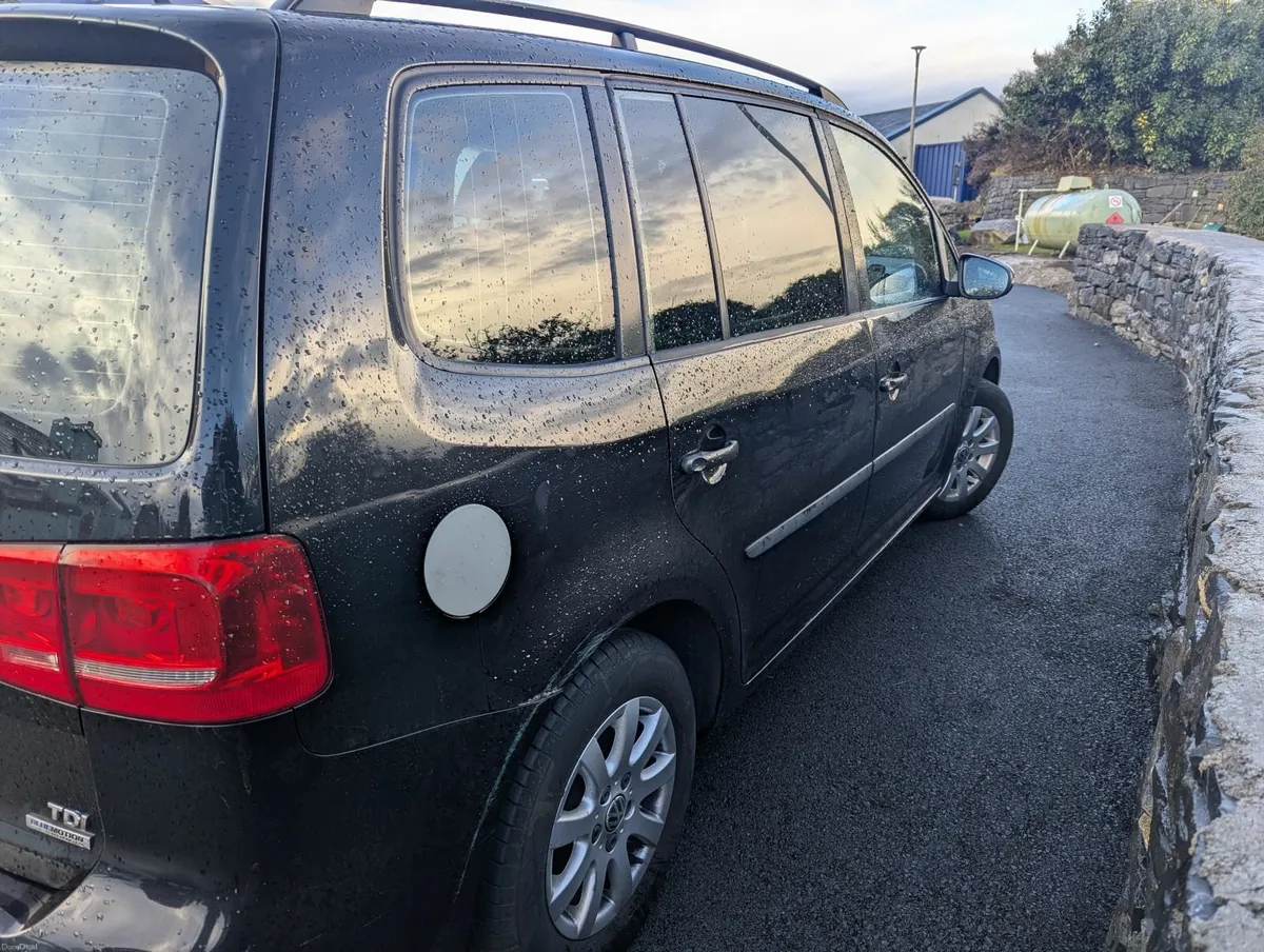 Volkswagen Touran 2012 - Image 4