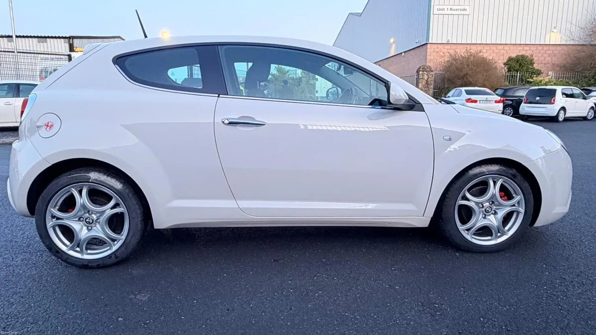 Alpha Romeo Mito 2010 - Image 3