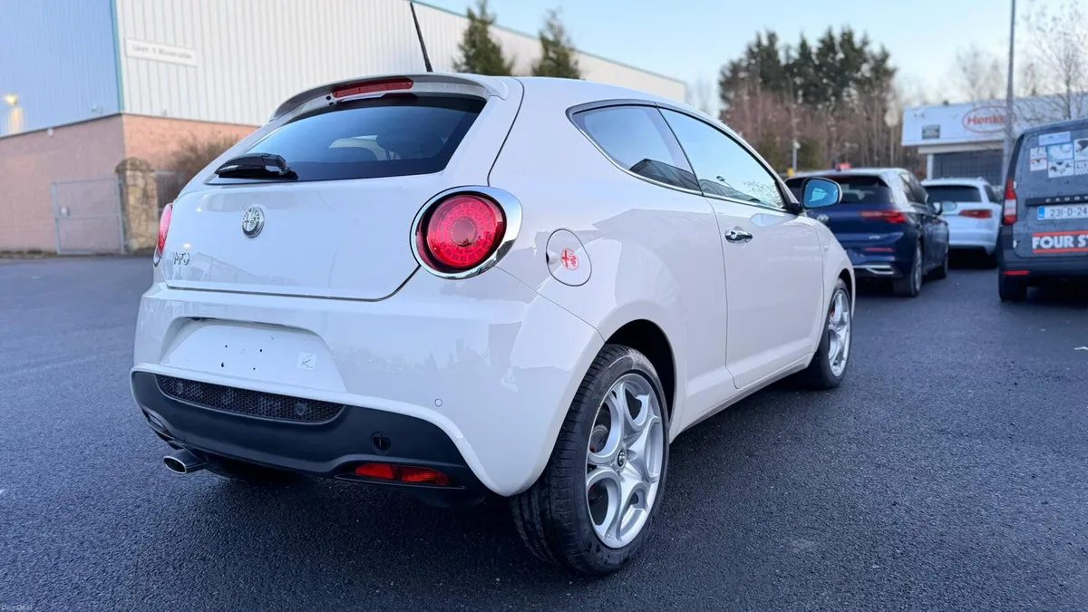 Alpha Romeo Mito 2010 - Image 4