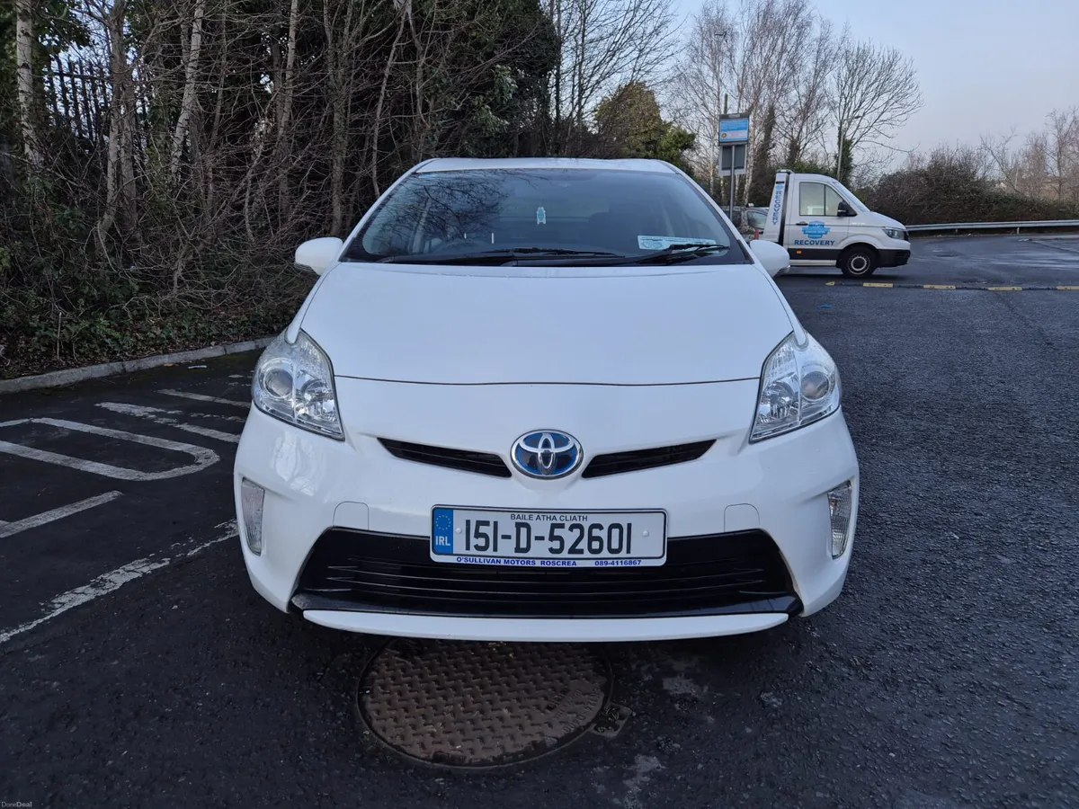 TOYOTA PRIUS / 2015 / 1.8 PETROL HYBRID / AUTO - Image 2