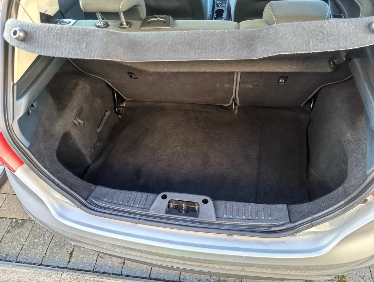 Ford Fiesta 2012 - Image 2