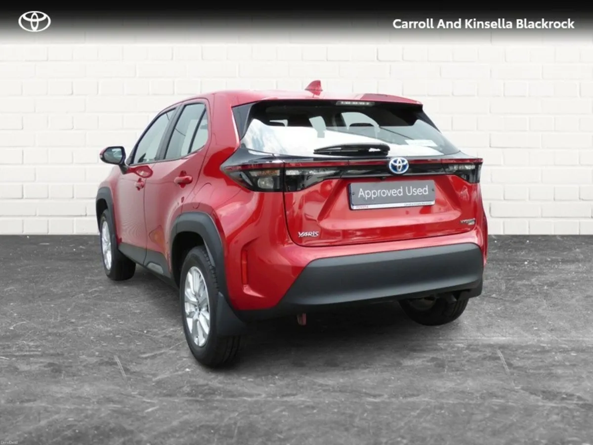 Toyota Yaris Cross Hybrid Luna - Image 2