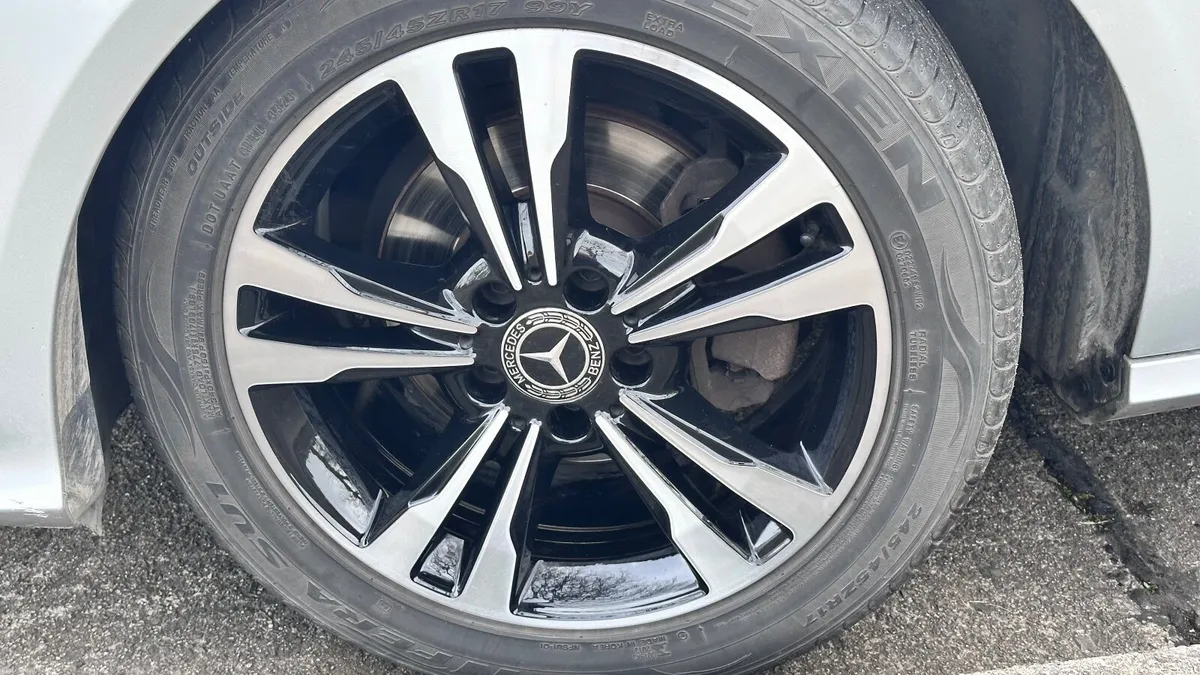 Mercedes-Benz E-Class 2014 - Image 3