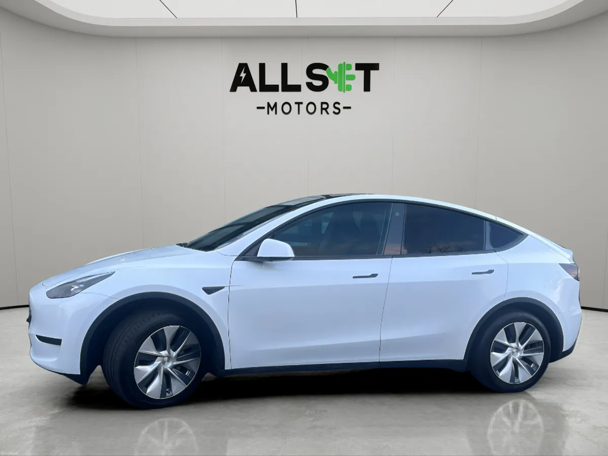 Tesla Model Y 2022 RWD - Image 2