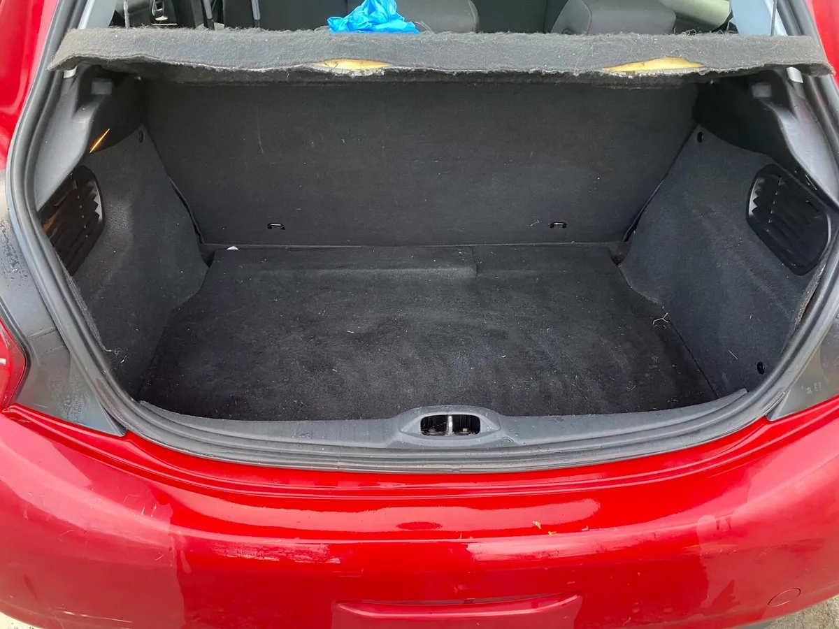 Peugeot 208 1.2 - Image 3