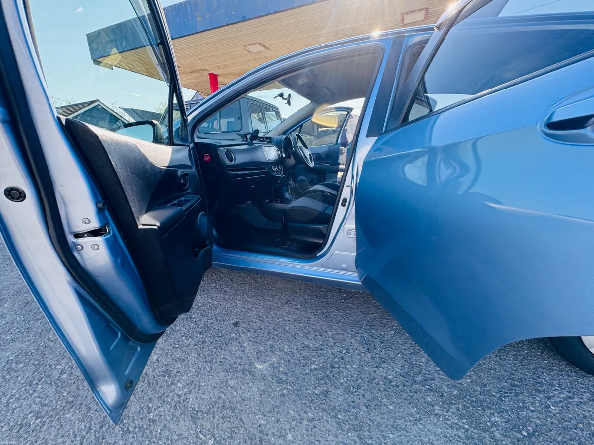 Toyota Vitz 2014 1.0L PETROL AUTOMATIC - Image 4