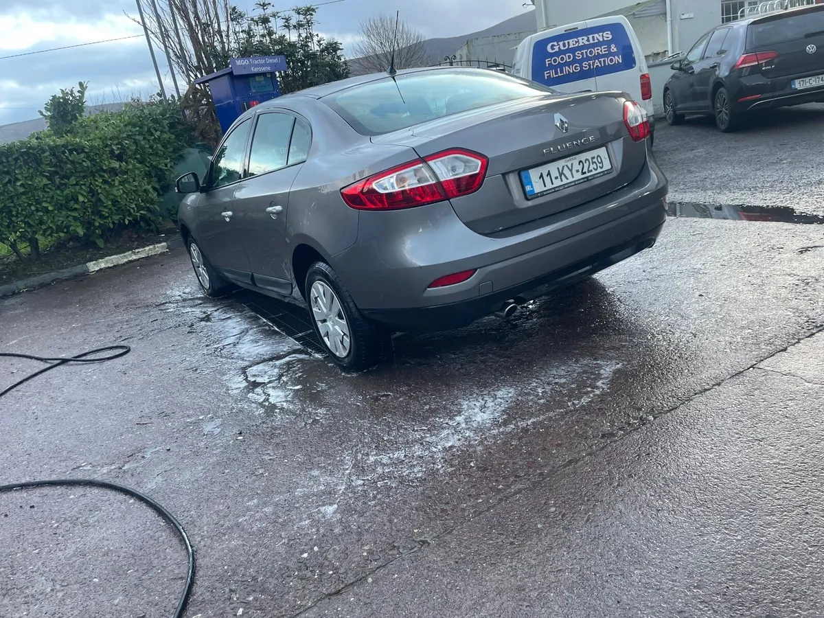 Renault Fluence 2011 - Image 3