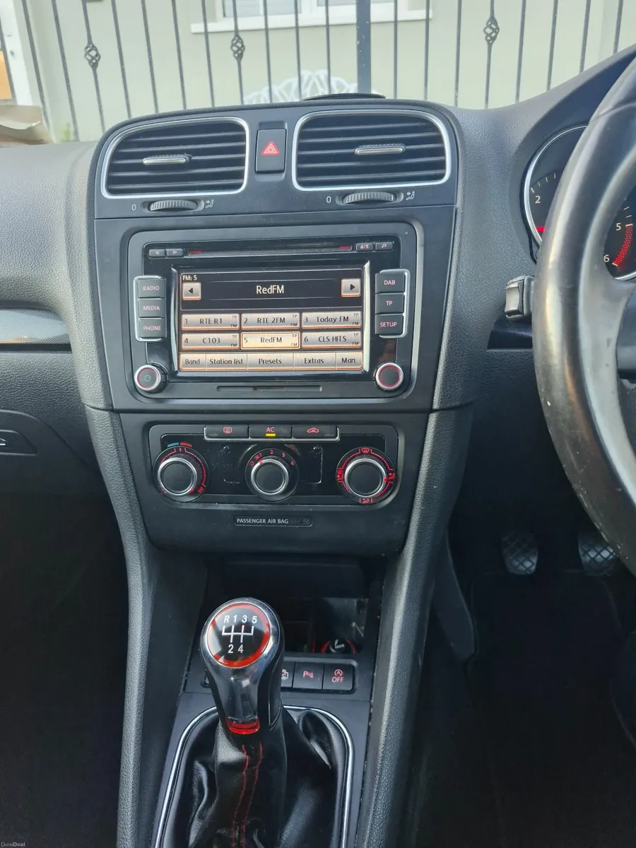 Volkswagen Golf 2011 - Image 4