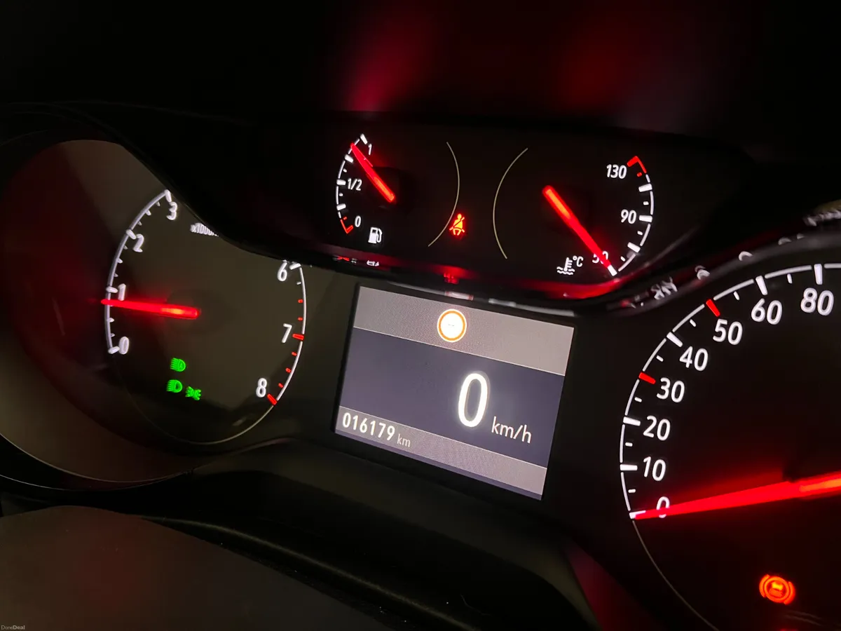 2024 As New Superb Value Tiny Kms FSH - Image 3