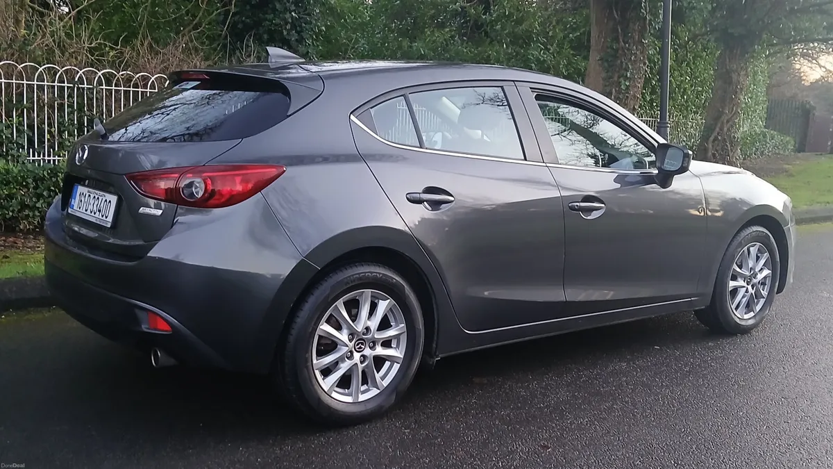 Mazda Mazda3 2016 1.5 PETROL EXEC 5dr IRISH CAR - Image 4