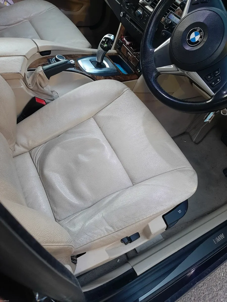 BMW 5-Series 2009 - Image 4