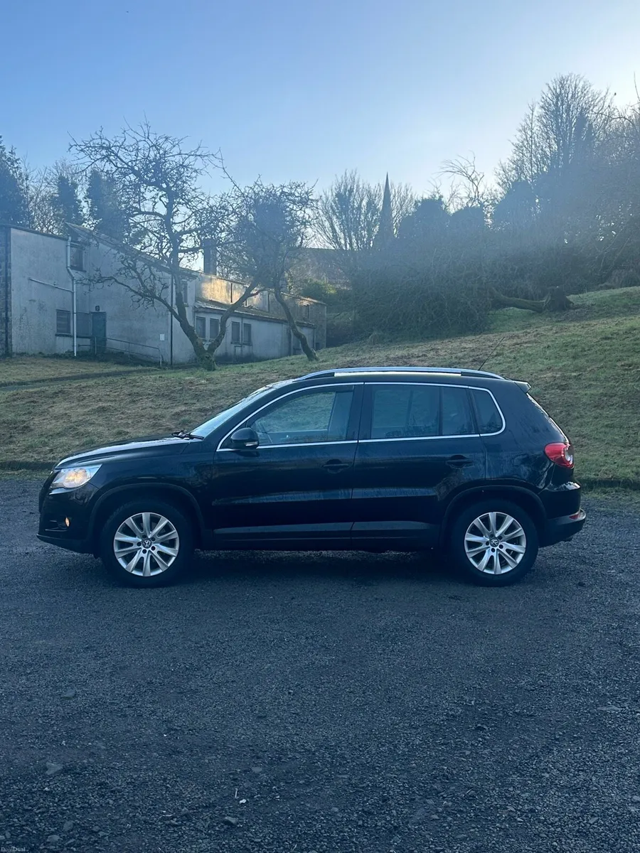 Volkswagen Tiguan 2.0 TDI DSG Automatic 4X4 - Image 4