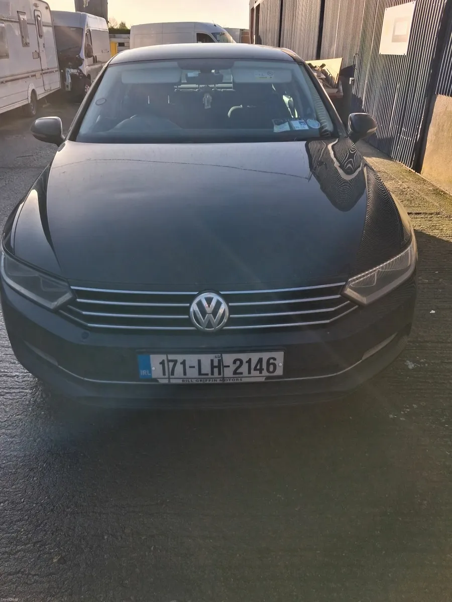 Volkswagen Passat 2017 - Image 1