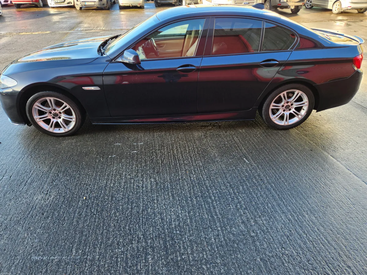 BMW 5-Series 2012 - Image 4